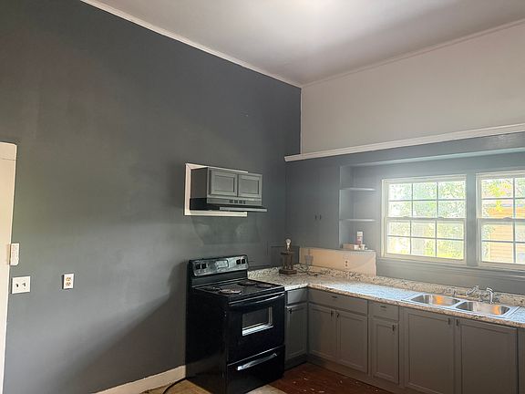 5th image of 210 S Presley St Unit A
