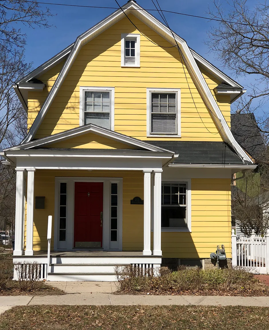 212 W Madison St photo 1