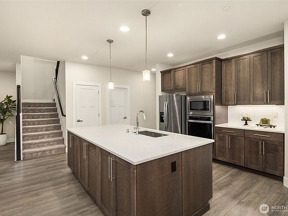 4th image of 18315 17th Avenue W