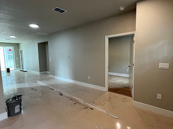 3rd image of 1042 36th St