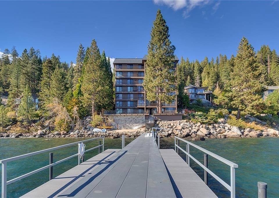 1st image of 455 Lakeshore Blvd #3
