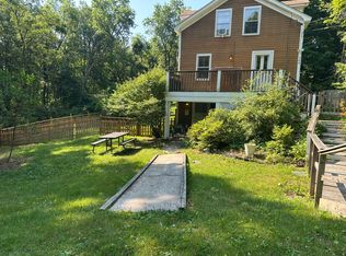 560B S East St, Amherst, MA 01002