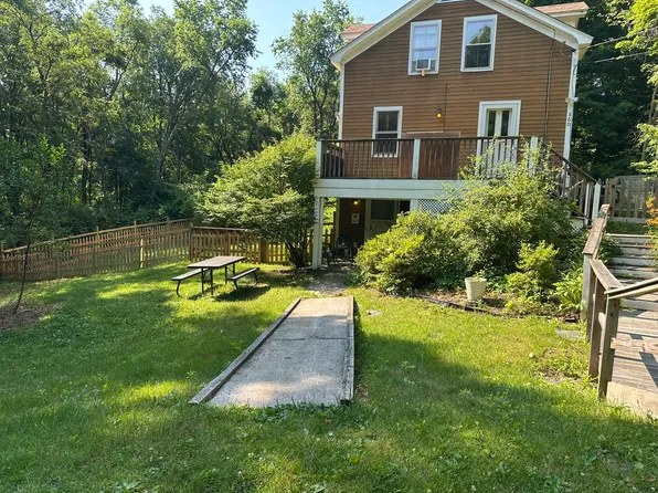 560B S East St, Amherst, MA 01002