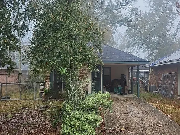 702 J W Davis Dr, Hammond, LA 70403