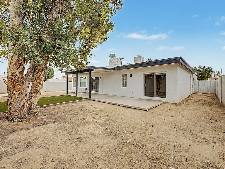 3922 E Larkspur Dr — Photo 32
