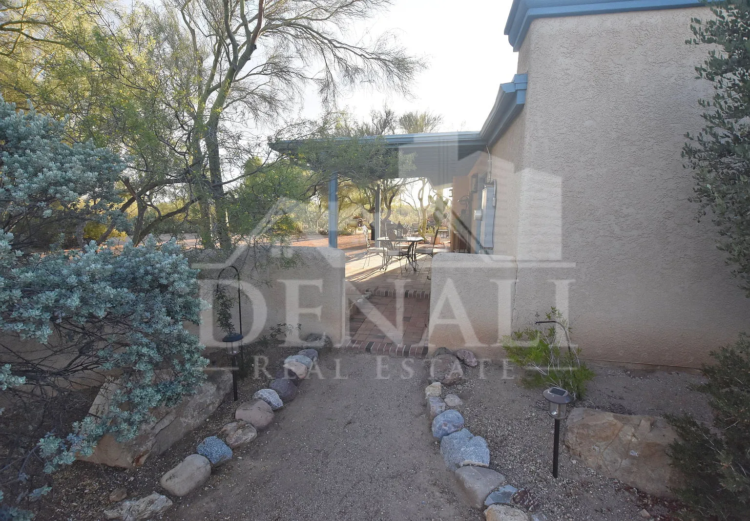 3 bed, 2.0 bath, 1610 sqft, $1,895 — Photo 2