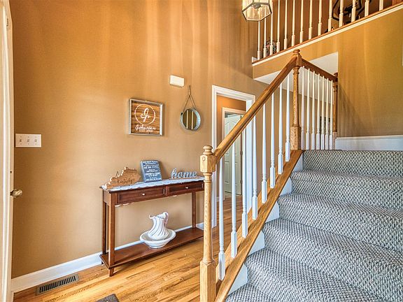 3rd image of 426 Stephens Hill Rd