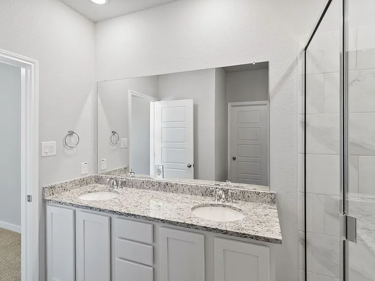 240 Nespral Dr — Photo 19