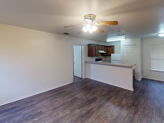 2nd image of 1004 W Mulberry St APT 15
