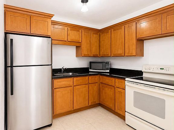 2nd image of 990 NW 1st Street #1