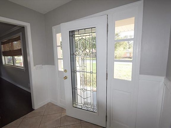 3rd image of 2734 River Oak Dr