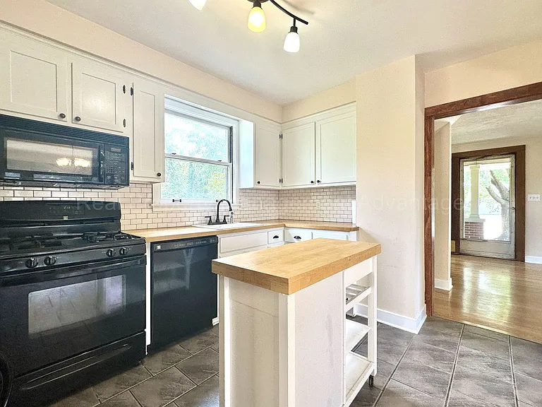 217 Gardenia Ave — Photo 7