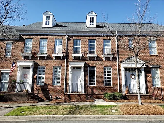 623 Old Meeting Way — Photo 1