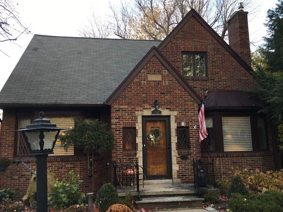52 Crosby Blvd