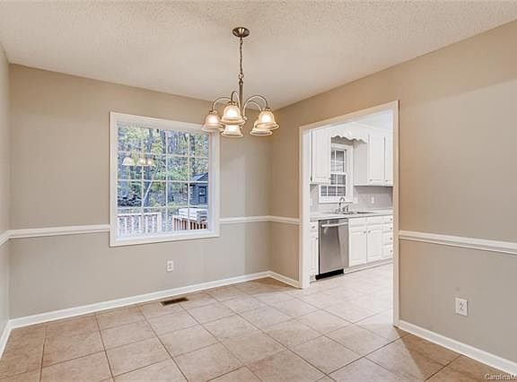 3rd image of 398 Brookfield Dr