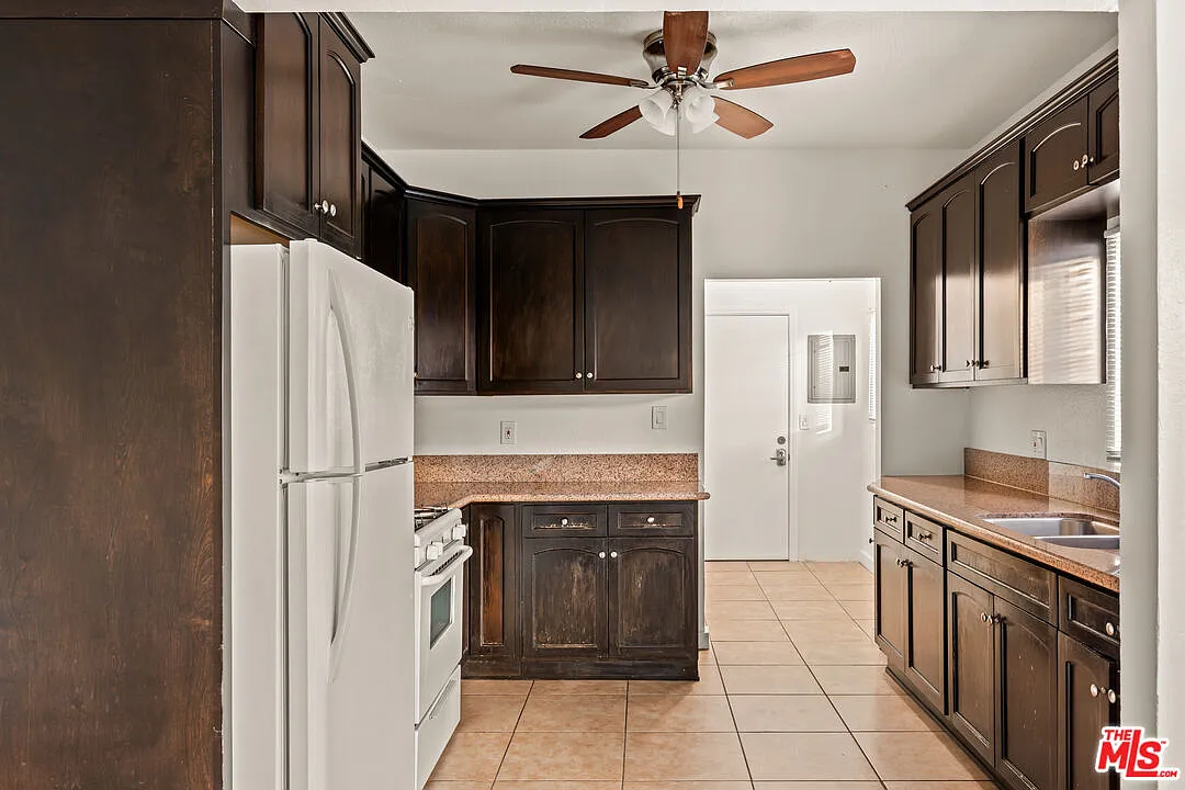 Building Photo - 2928 Walton Ave #2930