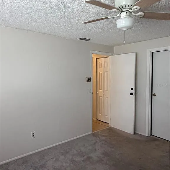 4911 Silver Oaks Vlg #F — Photo 15