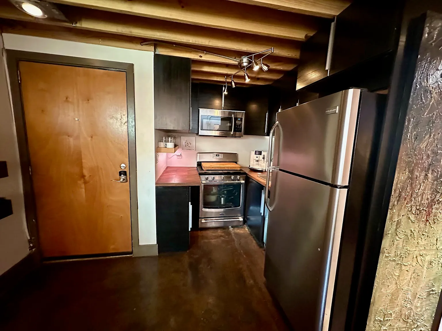 3100 Commerce St — Photo 4