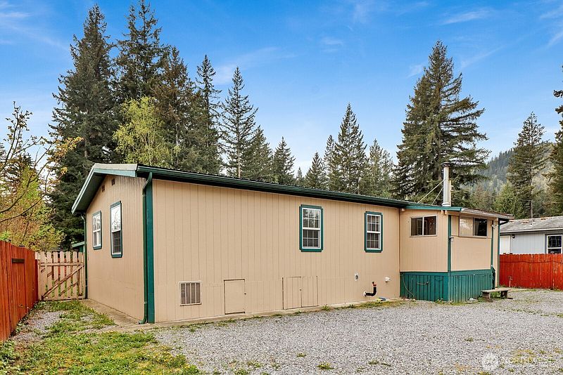 3rd image of 6245 Laurel Place