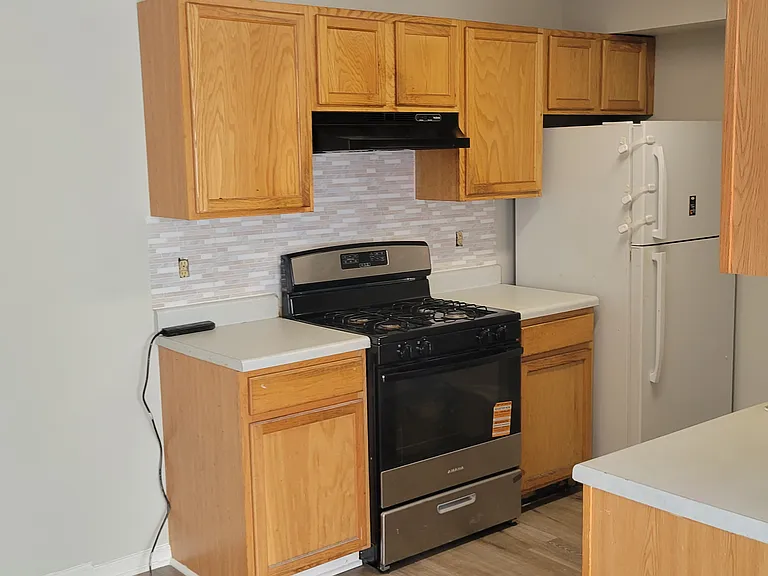672 S 15th St #1 — Photo 6