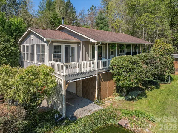 55 Roundtop Rd, Waynesville, NC 28785
