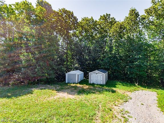 4th image of Kings Ridge Rd