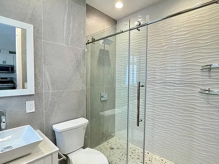 1738 E 4th St #1G — Photo 10