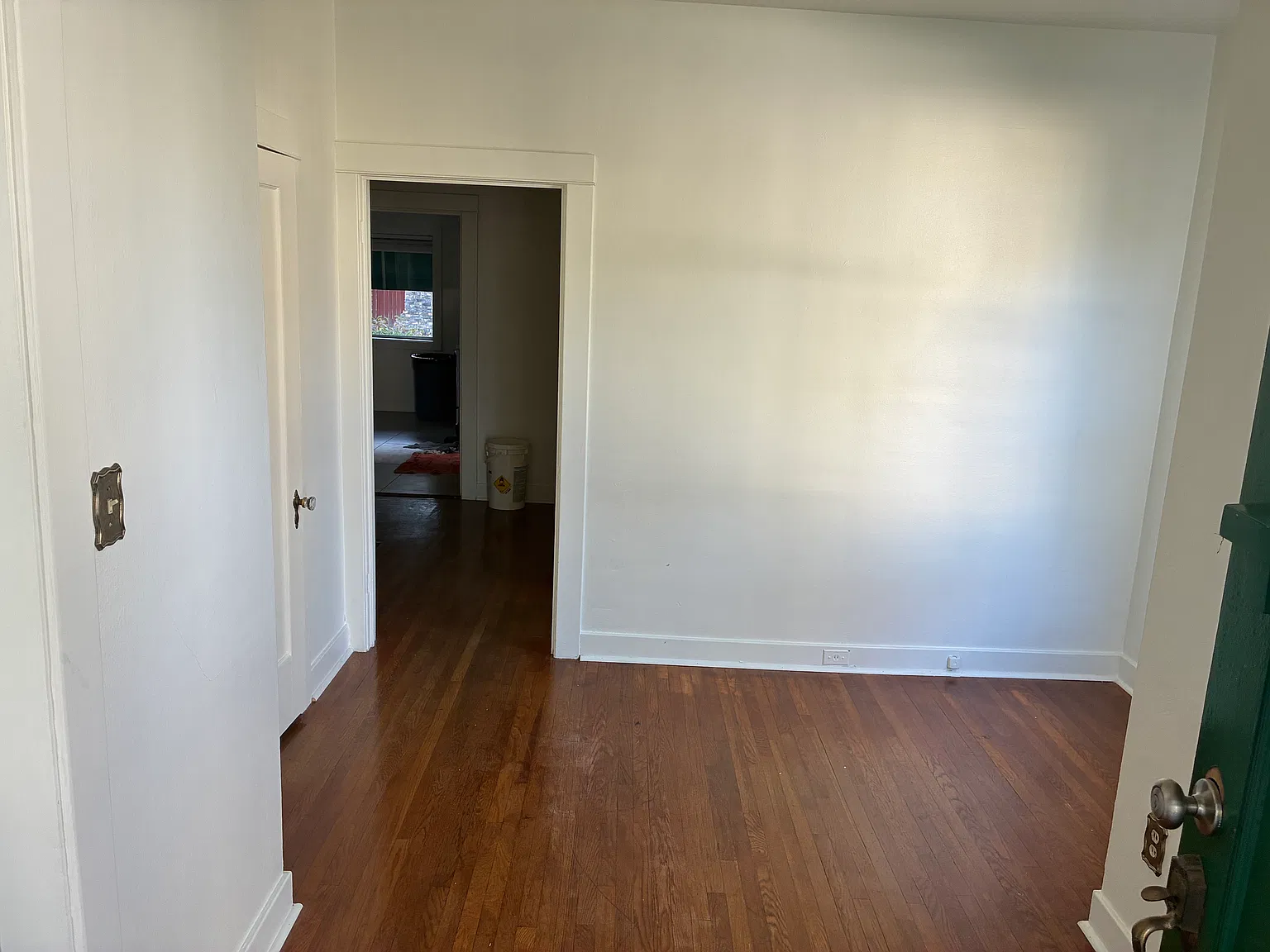 4 bed, 1.5 bath, 1915 sqft, $2,900 — Photo 3