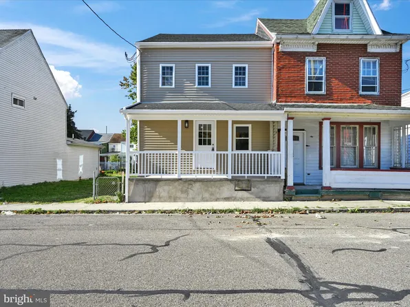 218 N Nicholas St, Saint Clair, PA 17970