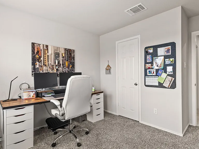 3600 Fountain View Dr — Photo 6