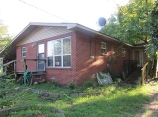 605 Parkway St, Campbell, MO 63933