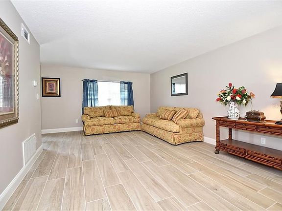 5th image of 1088 Dyson Dr