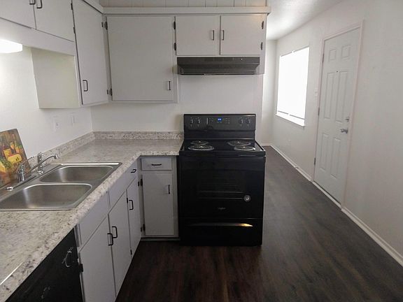 3rd image of 101 Meggs St #E