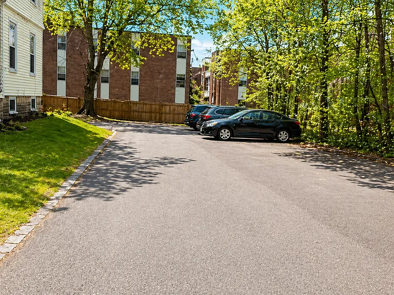 37 Waverly St #2 — Photo 2