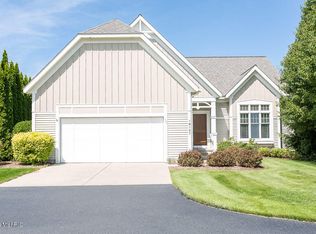 18127 Lost Creek Ln, Spring Lake, MI 49456