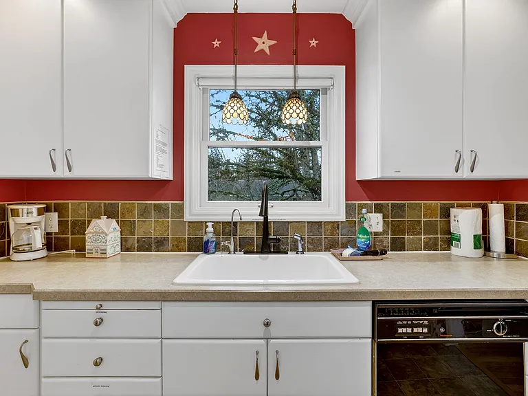 4821 SW 31st Dr — Photo 14