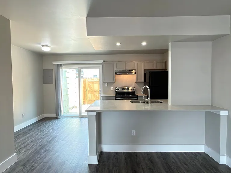 12184 E Kepner Pl — Photo 4