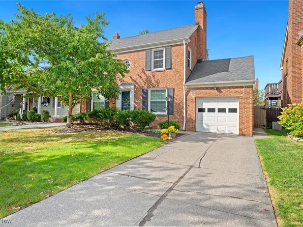 1532 Parkwood Rd, Lakewood, OH 44107