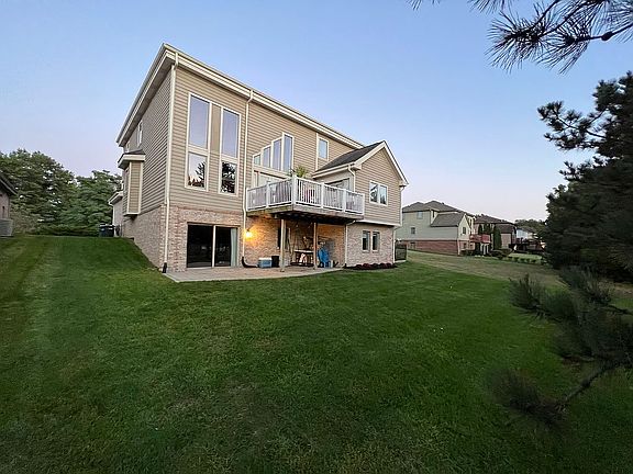 3rd image of 289 Madeleine Ln