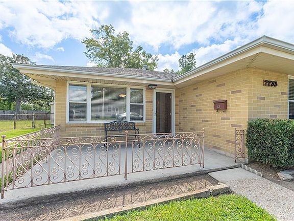 2nd image of 2233 Plaza Dr