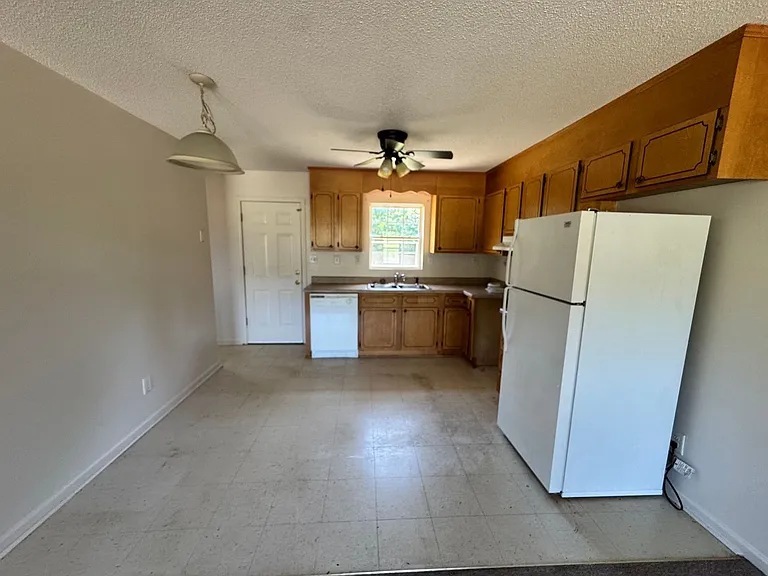 910 Pleasant Dr #1A-1B-2B — Photo 6
