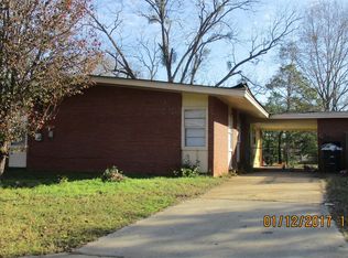 1904 Meadow Dr, Albany, GA 31705