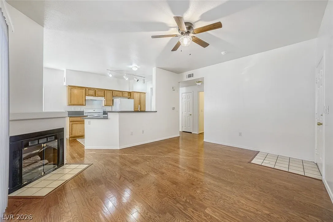 2 bed, 2.0 bath, 1014 sqft, $1,440 — Photo 4