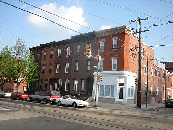 5th image of 2548 W Girard Ave