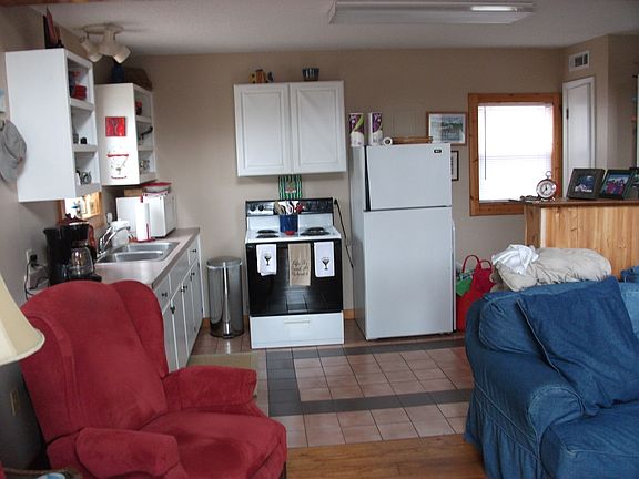 3rd image of 970 Yellow Creek Ln