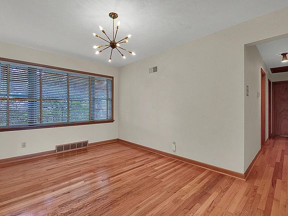 4th image of 1560 Saint Loretto Dr