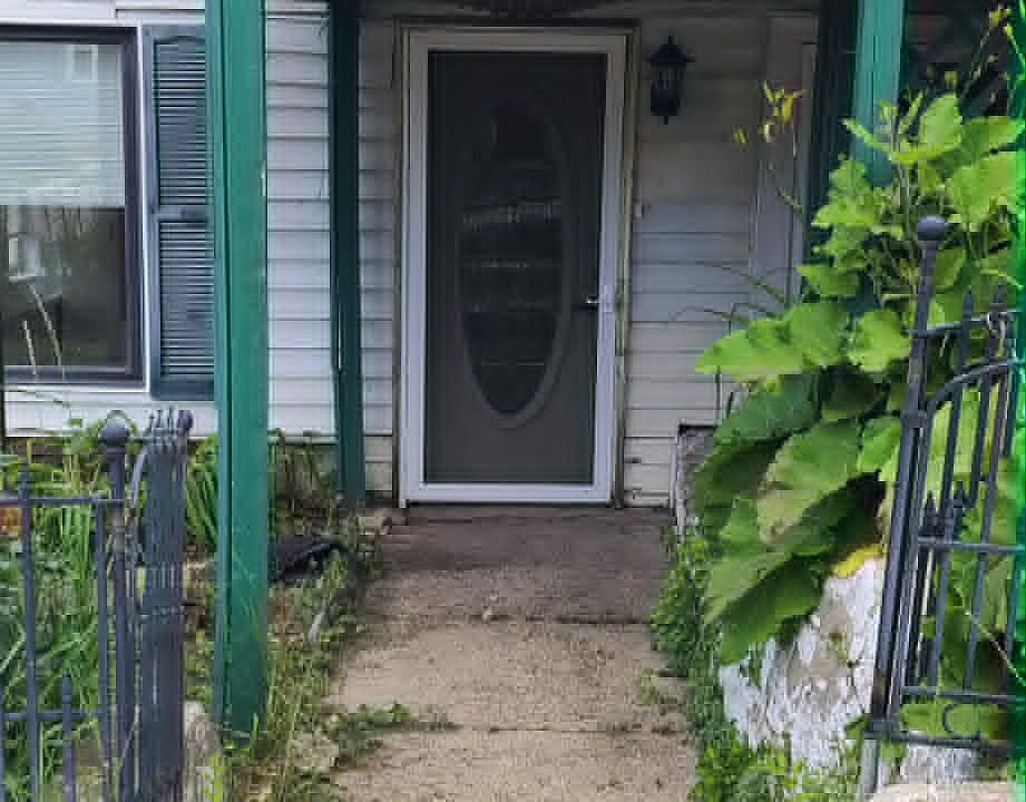 1st image of 418 S 5th St #2