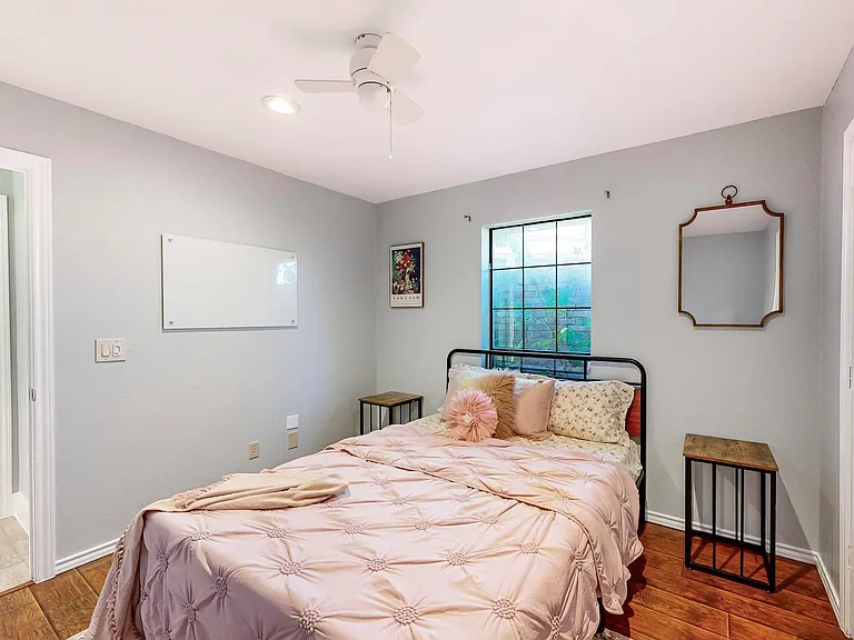 811 Oakway Ct — Photo 23