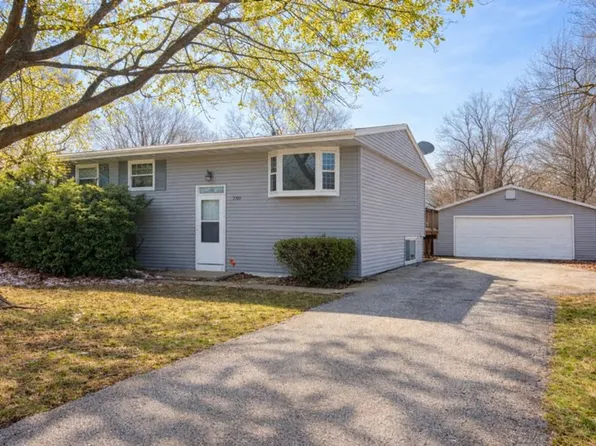 2709 Alton Dr, Champaign, IL 61821