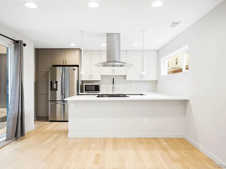 1331 Yates St — Photo 7